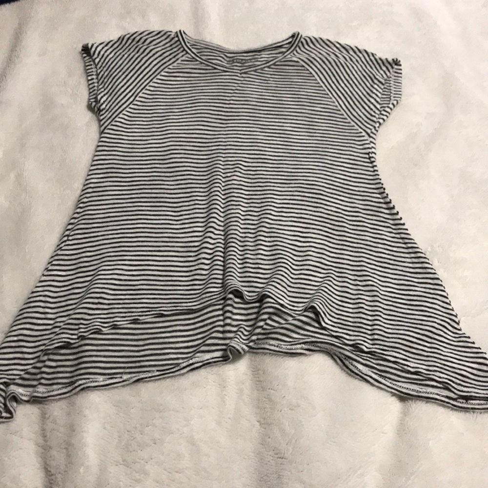 Girls Pullover Knit Top With Handkerchief Hem.